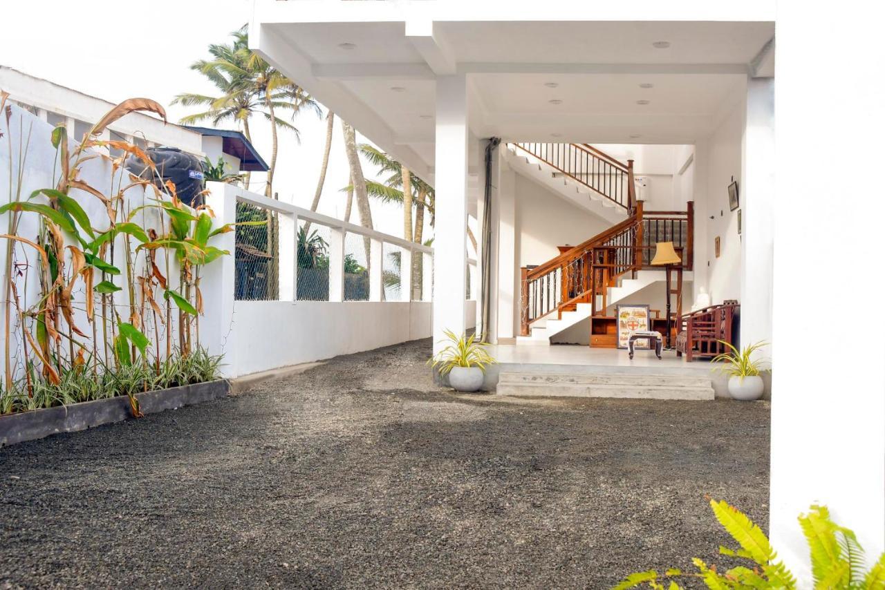 Kavin Beach Hotel Hikkaduwa Buitenkant foto