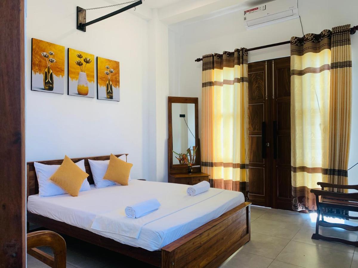 Kavin Beach Hotel Hikkaduwa Buitenkant foto