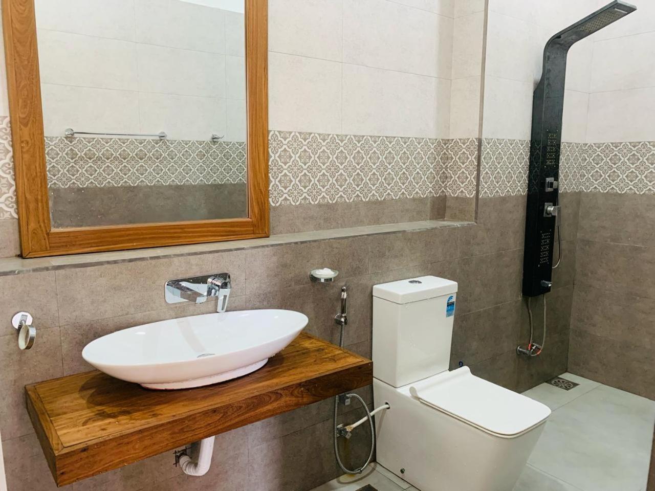 Kavin Beach Hotel Hikkaduwa Buitenkant foto